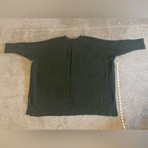 Lou & Grey Loft Olive GrrenOversized Boxy Sweater Women’s L/XL